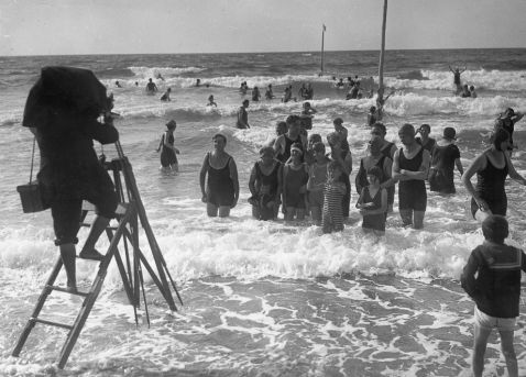 Як відпочивала французька еліта на пляжах Довіля в 1900-1938 роках