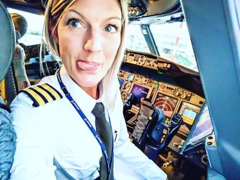 Шведський пілот Марія Петтерссон стала зіркою інтернету за лічені дні!