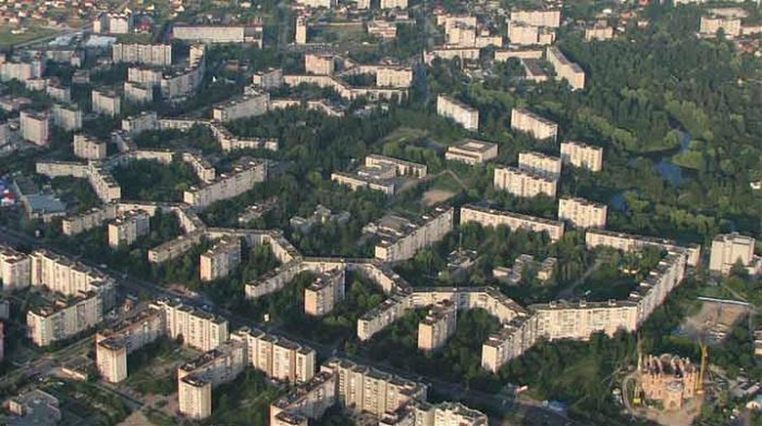 Блог - Дізнайтеся, скільки під'їздів має найдовший у світі житловий будинок Дізнайтеся, скільки під'їздів має найдовший у світі житловий будинок