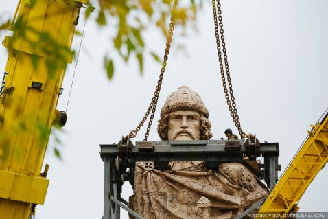 Як ставили пам'ятник князю Володимиру