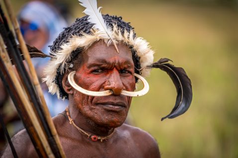 7 колоритних фото представників племені данини з острова Нова Гвінея