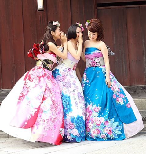 У що перетворюють сучасні японки свої традиційні весільні кімоно