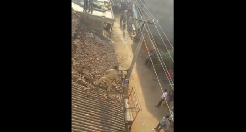 Поліцейський в Індії зістрибнув з даху, щоб піти від гнавшегося за ним леопарда