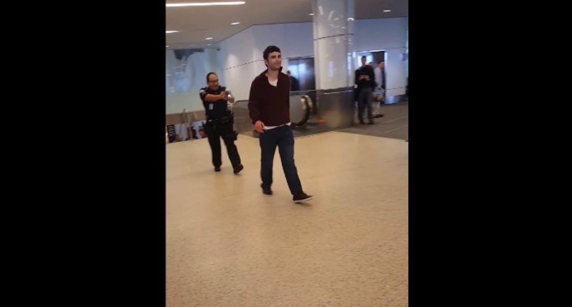 Охоронець в аеропорту застосував електрошокер, коли чоловік відмовився зупинитися