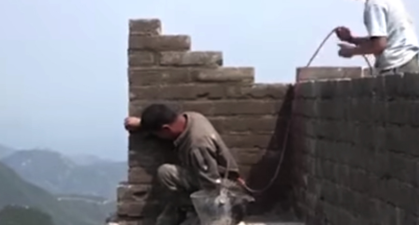 Як ремонтують Велику Китайську стіну