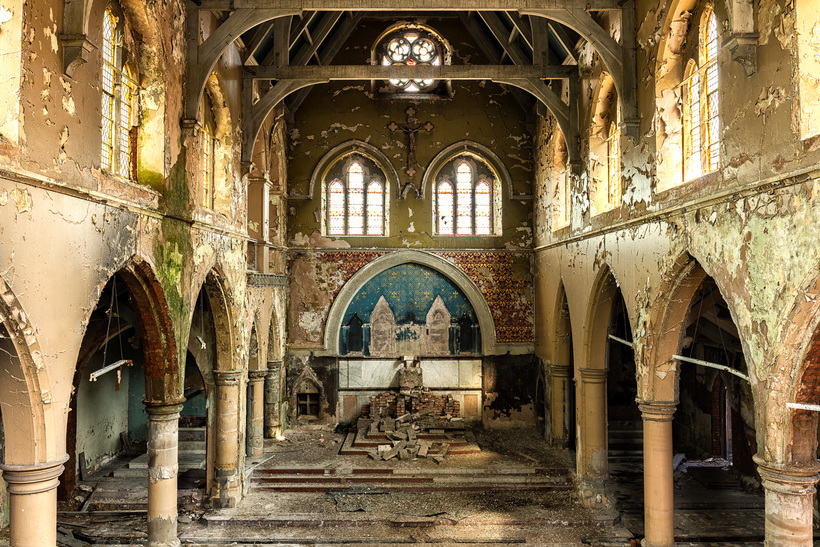 22 атмосферних фото занедбаних церков в об'єктиві Джеймса Кервина