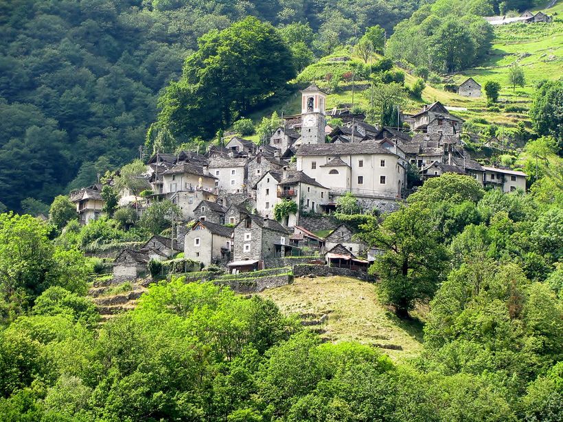 Найменша село Швейцарії стане готелем
