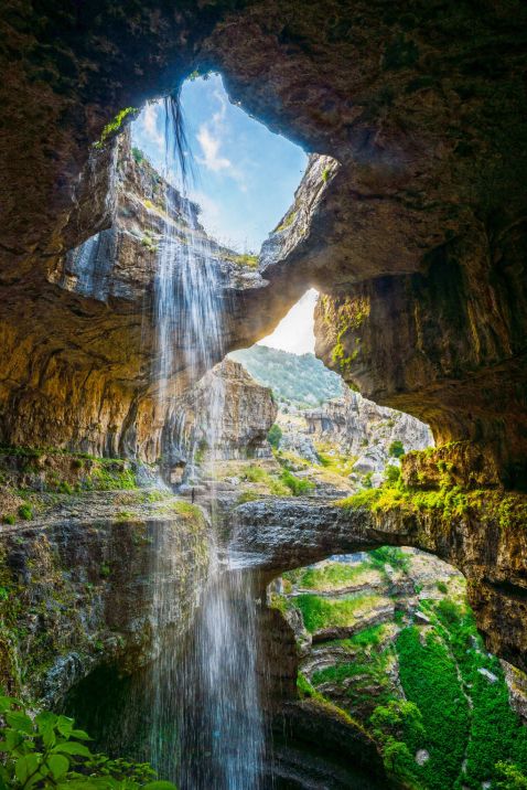 Трехярусный водоспад в Лівані