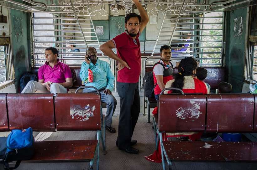 Одинадцять фото похмурого поїзда в Індії, які залишають важке враження