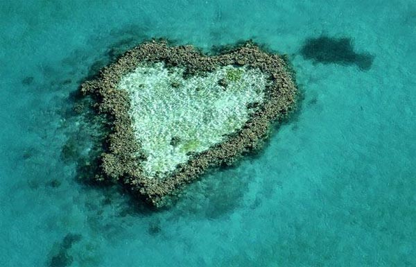 10 неймовірних знімків навколишнього середовища у формі серця