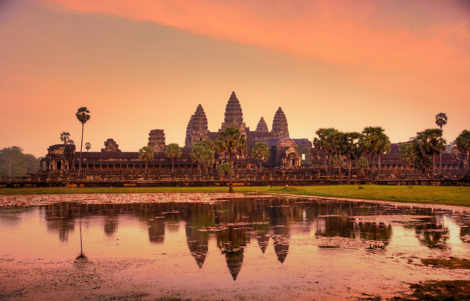 11 неймовірних фото комплексу Ангкор-Ват у Камбоджі