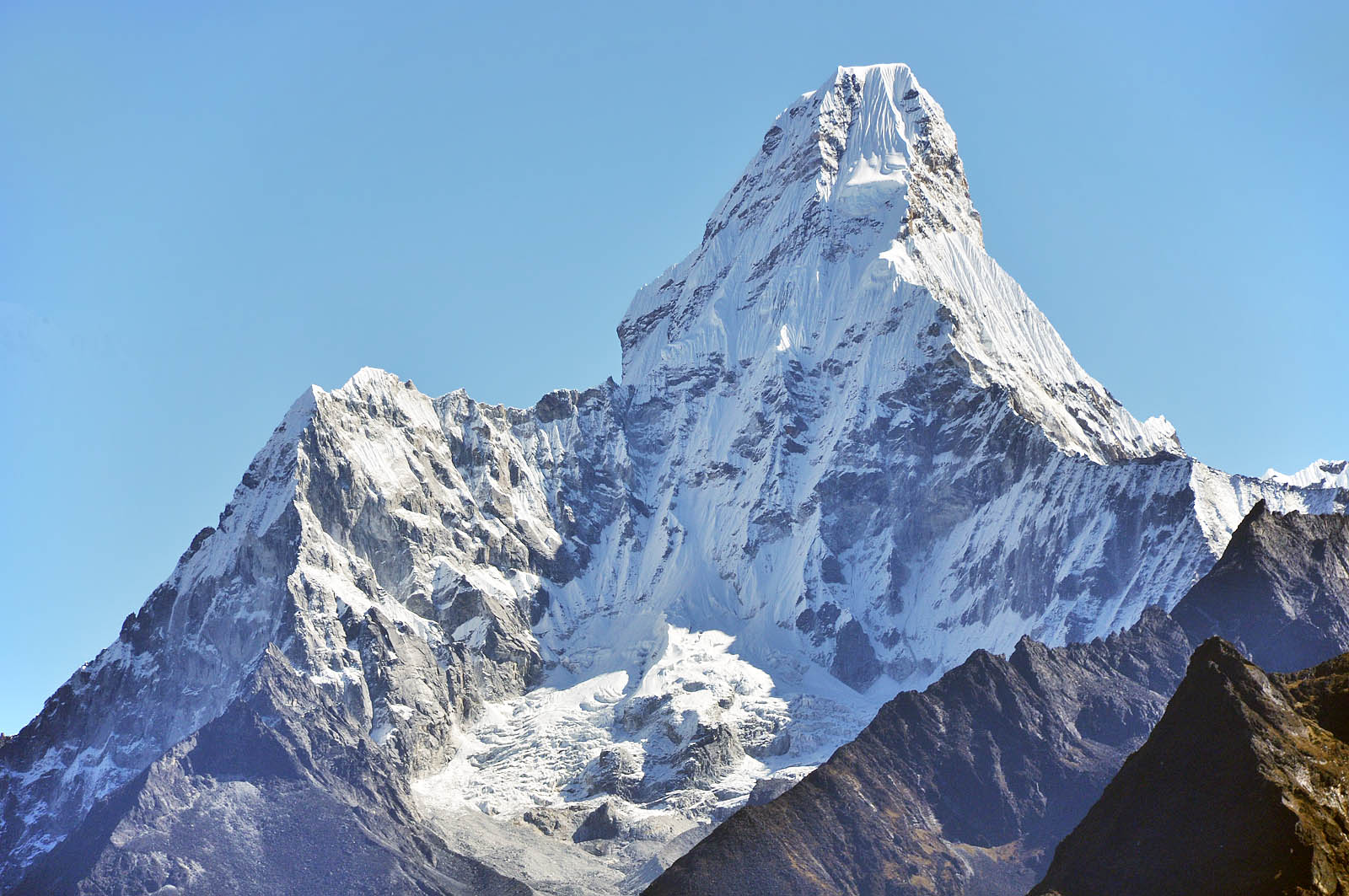 4 дивовижні гірські вершини світу, які варто підкорити