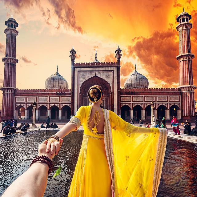 Фотограф підірвав інтернет своїм акаунтом у Instagram, відправившись за своєю нареченою в Індію