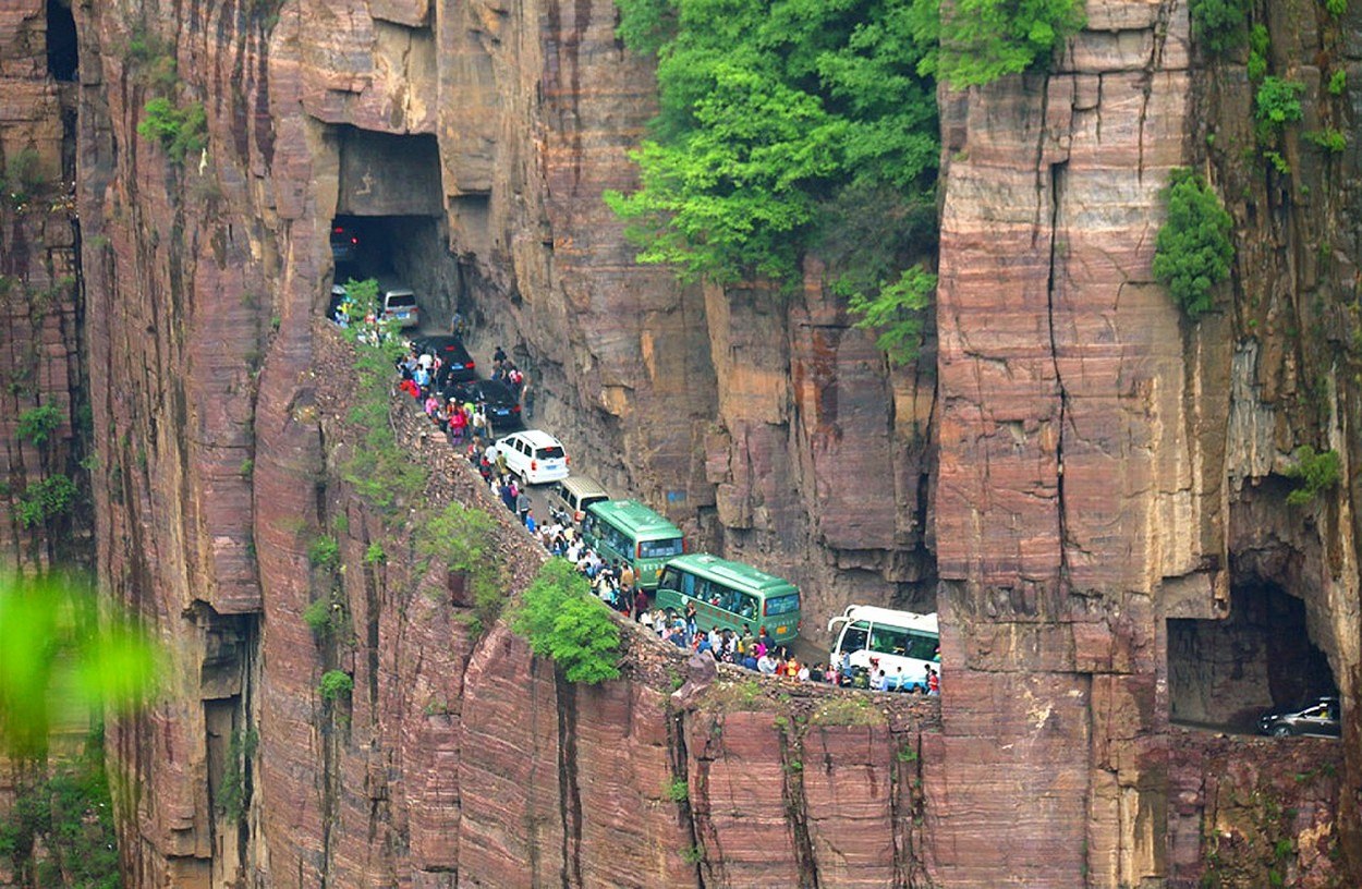 Dangerous way. Тоннель Гуолян. Туннель Гуолян (Guoliang tunnel. Дорога зоджи ла Индия. Горный тоннель Гуолян в Китае.