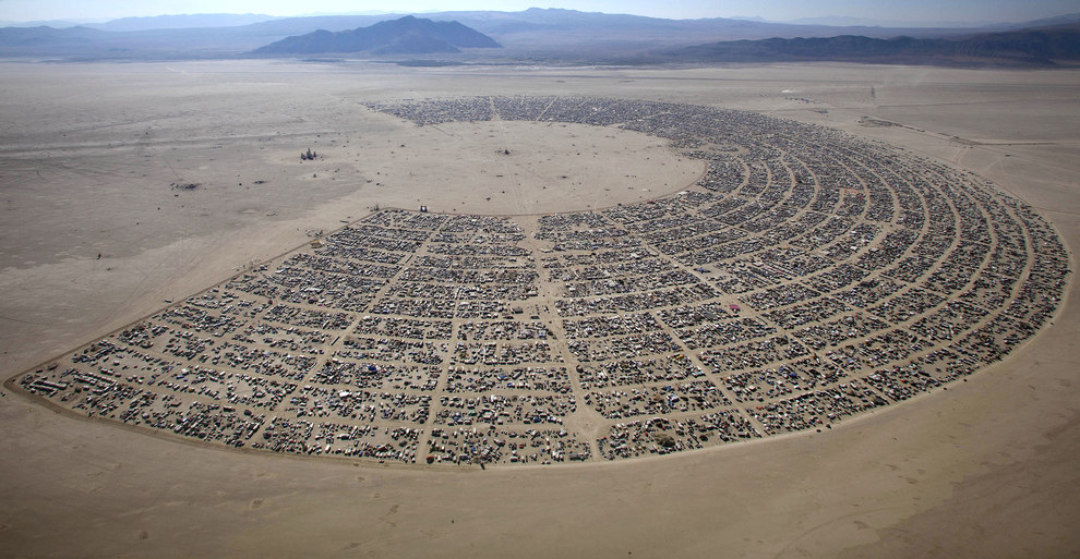 37 абсолютно божевільних знімків з самого шокуючого фестивалю у світі Burning Man