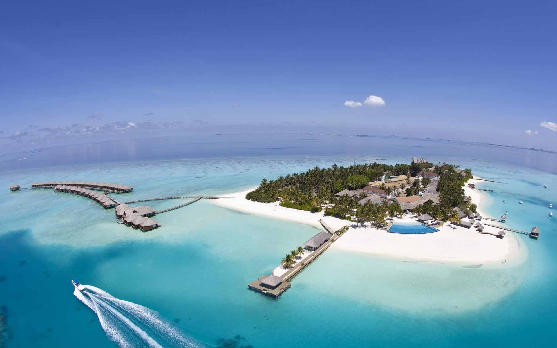 Центр водних видів спорту в Velassaru Maldives