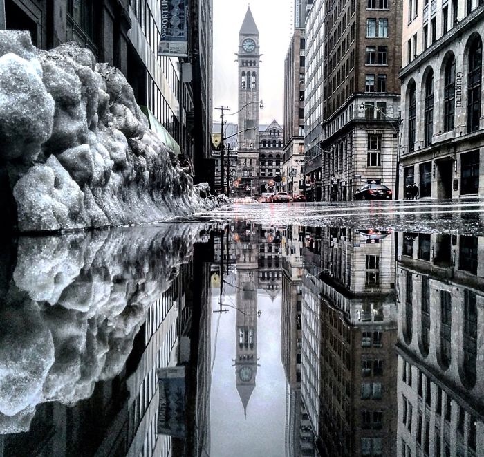 12 чудових знімків Торонто, відбитого в магічних дзеркалах калюж