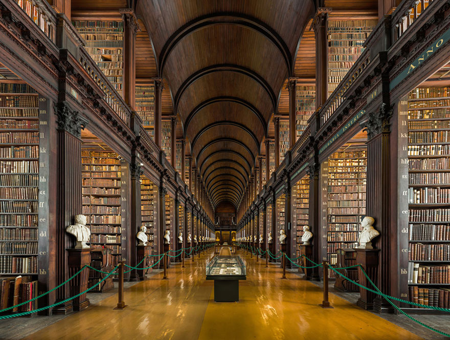 Унікальна 300-річна бібліотека в Дубліні, в якій зберігається більше 200 тисяч книг