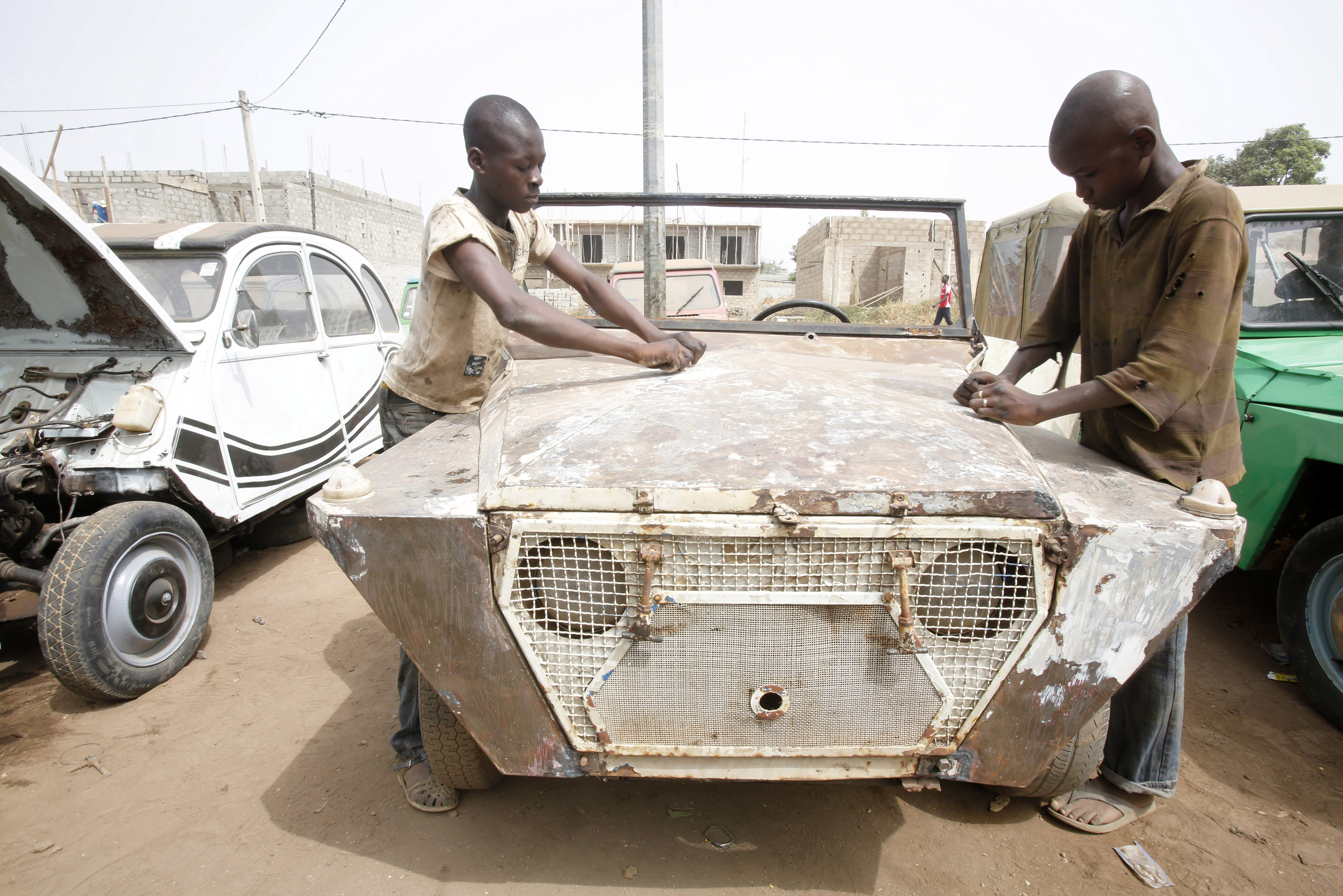 Типова автомайстерня в Африці