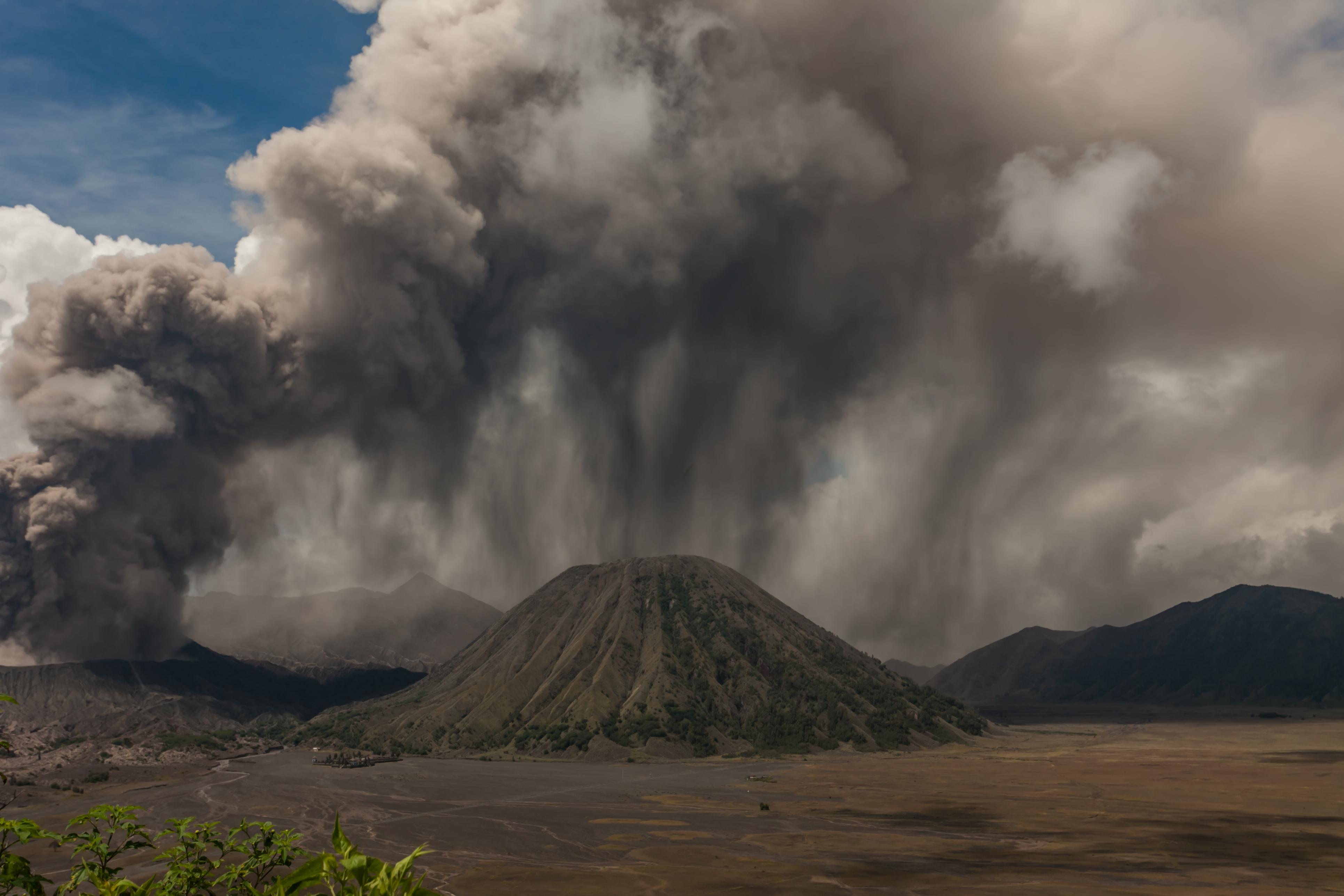 Безстрашний індонезійський народ, що живе поблизу вулкана Бромо