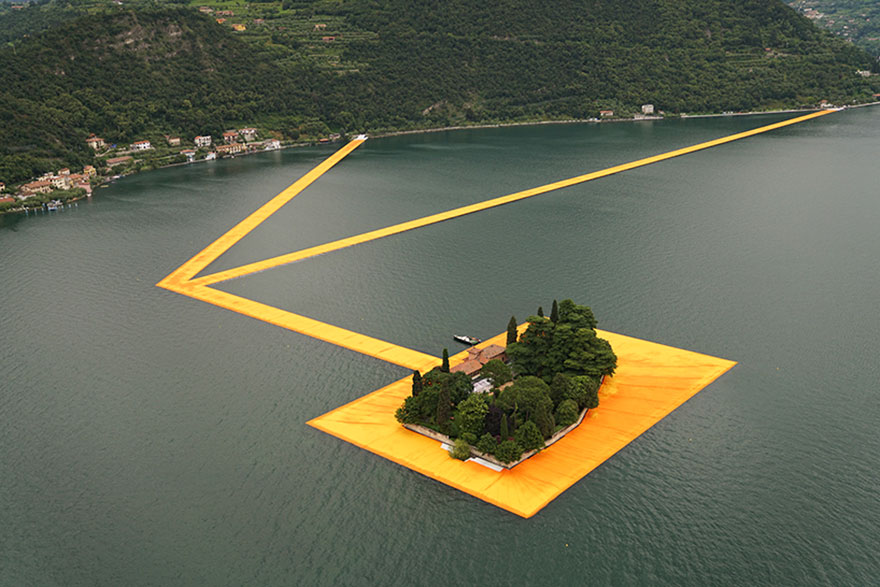 В Італії відкрилися плаваючі доріжки на озері Изео