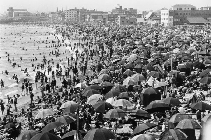 20 крутих ретро-знімків про те, як відпочивали на пляжах в 30-ті роки
