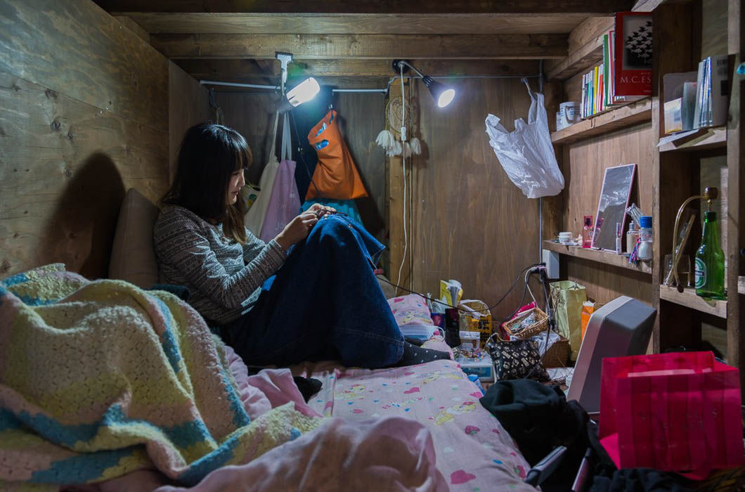 13 знімків про те, як японцям живеться в капсулах
