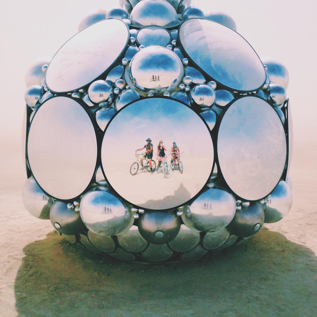 30 сюрреалістичних знімків Burning Man різних років