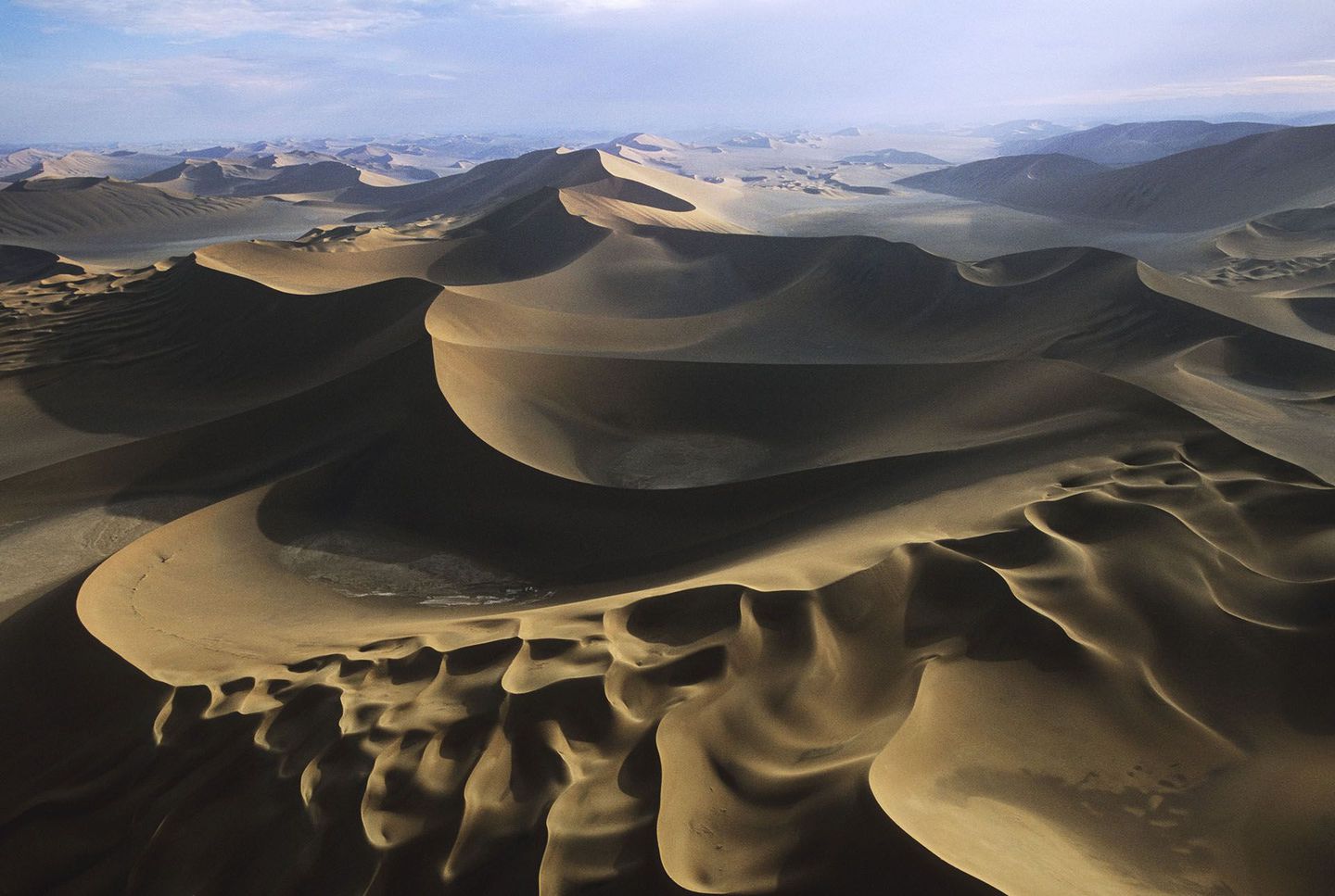 Самая большая пустыня на планете земля. Деште-лут Иран. Пустыня Деште лут дюны. Пустыня лут Иран. Бархан в Восточной части (песчаной) пустыни Деште-лут (Иран.