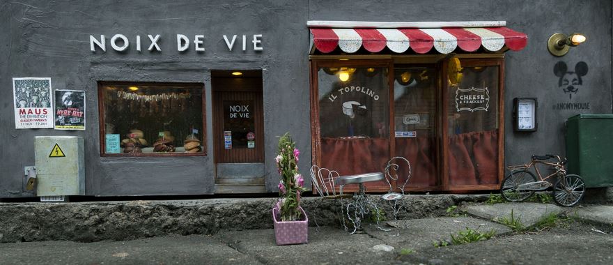 У Швеції відкрили крихітний магазин для мишей