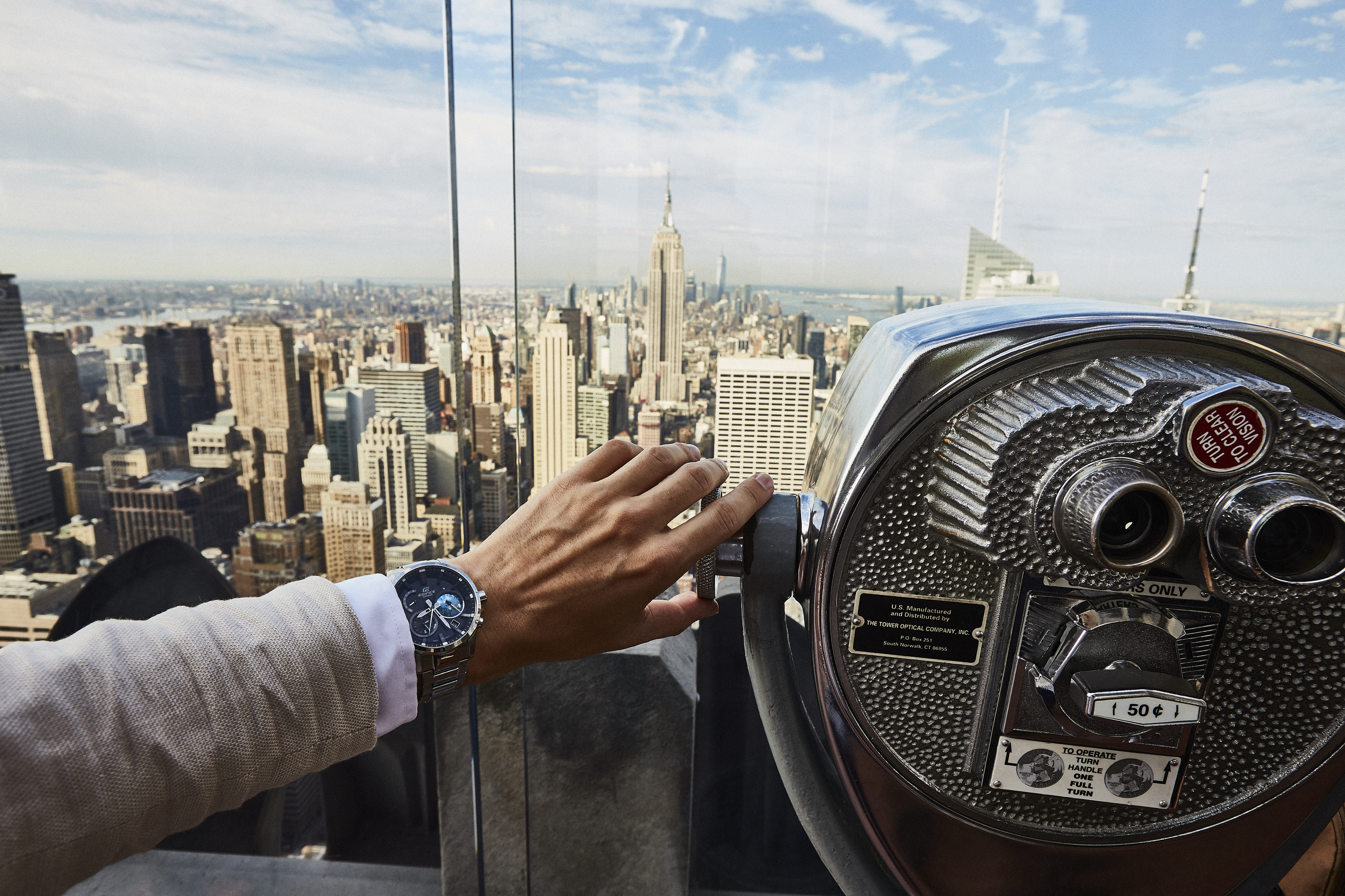 Casio представляє годинник EDIFICE з вбудованим циферблатом у вигляді земної кулі