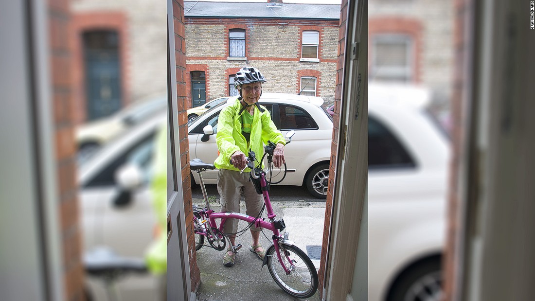 Світова прабабуся: американська пенсіонерка об'їхала пів-Європи на велосипеді