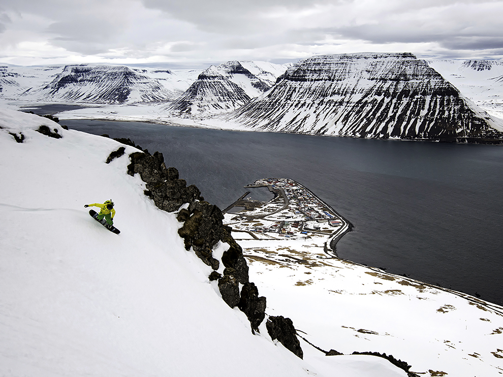 Кайл Миллерн на сноуборді досліджує західні фіорди Ісландії